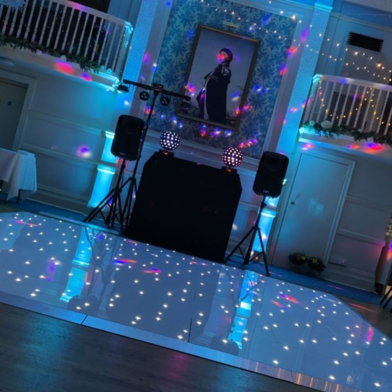 Dj Hire Booth Pa Speakers Led Par Can Star Cloth Dance Floor