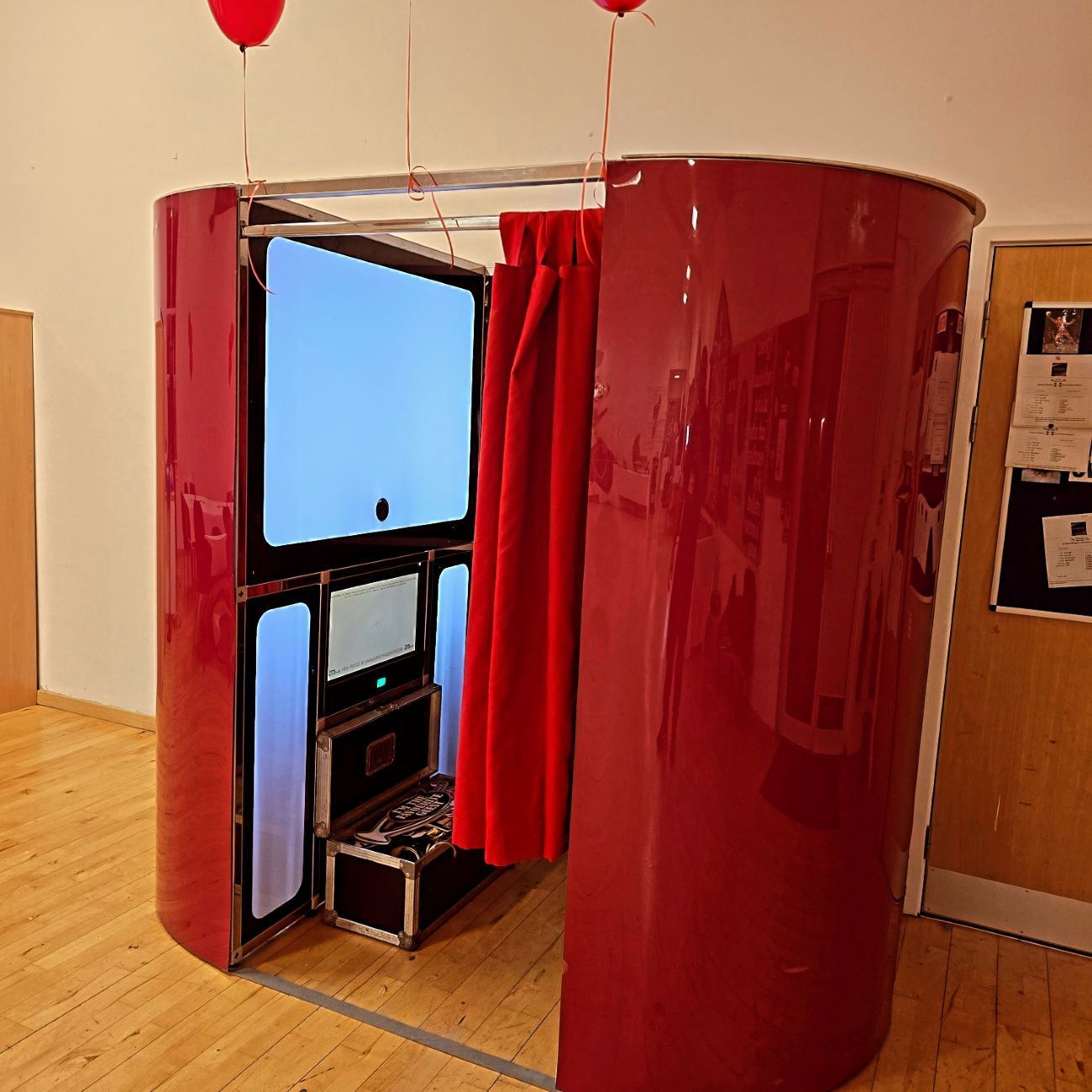 Oval Enclosed Photo Booth At St Teresa School