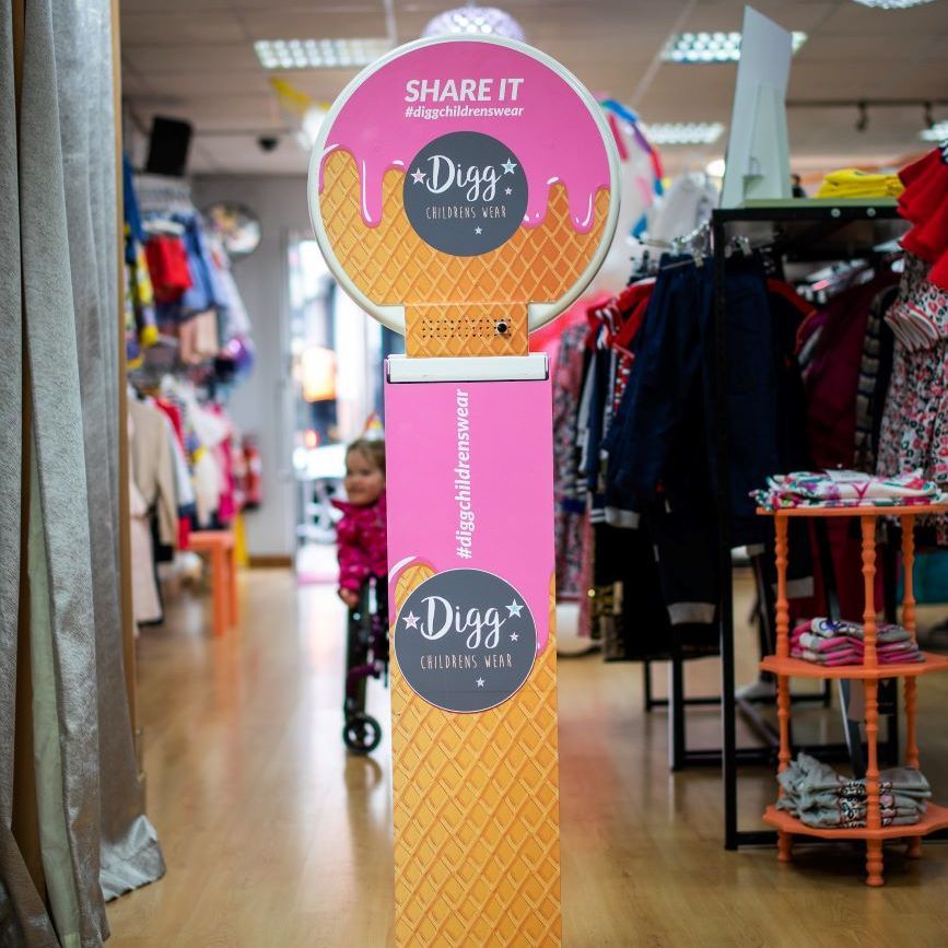 Selfie Ring Photo Booth Digg Childrenswear Custom Wrap Product Shot