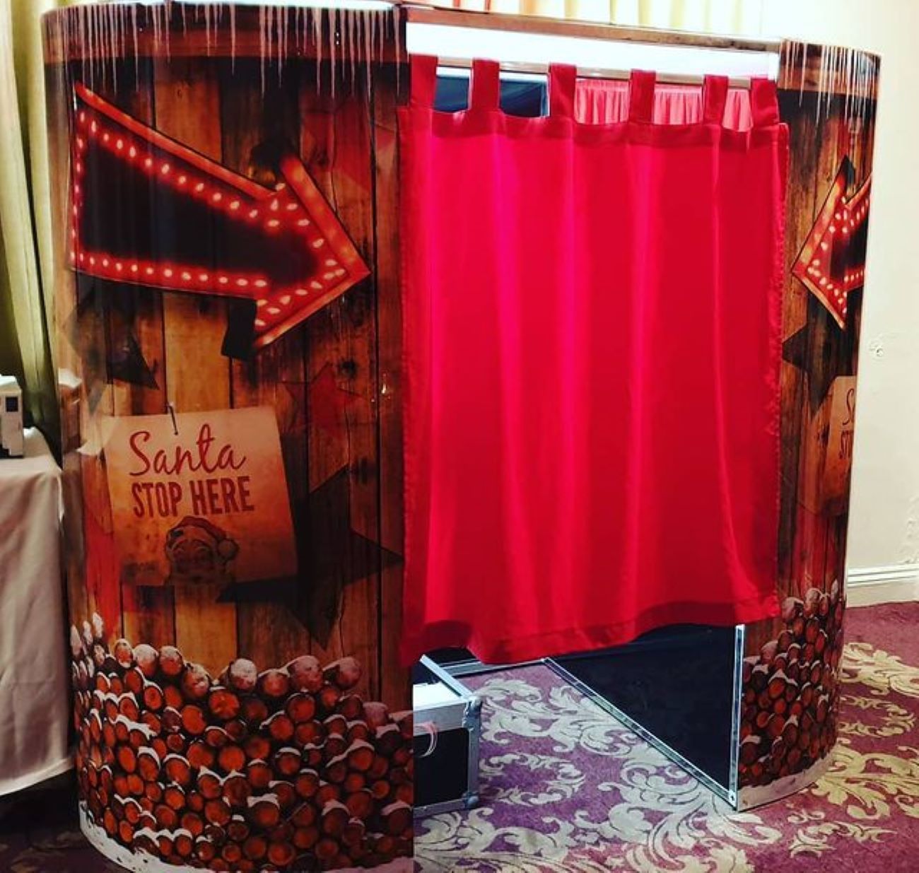 Oval Enclosed Photo Booth Custom Christmas Wrap