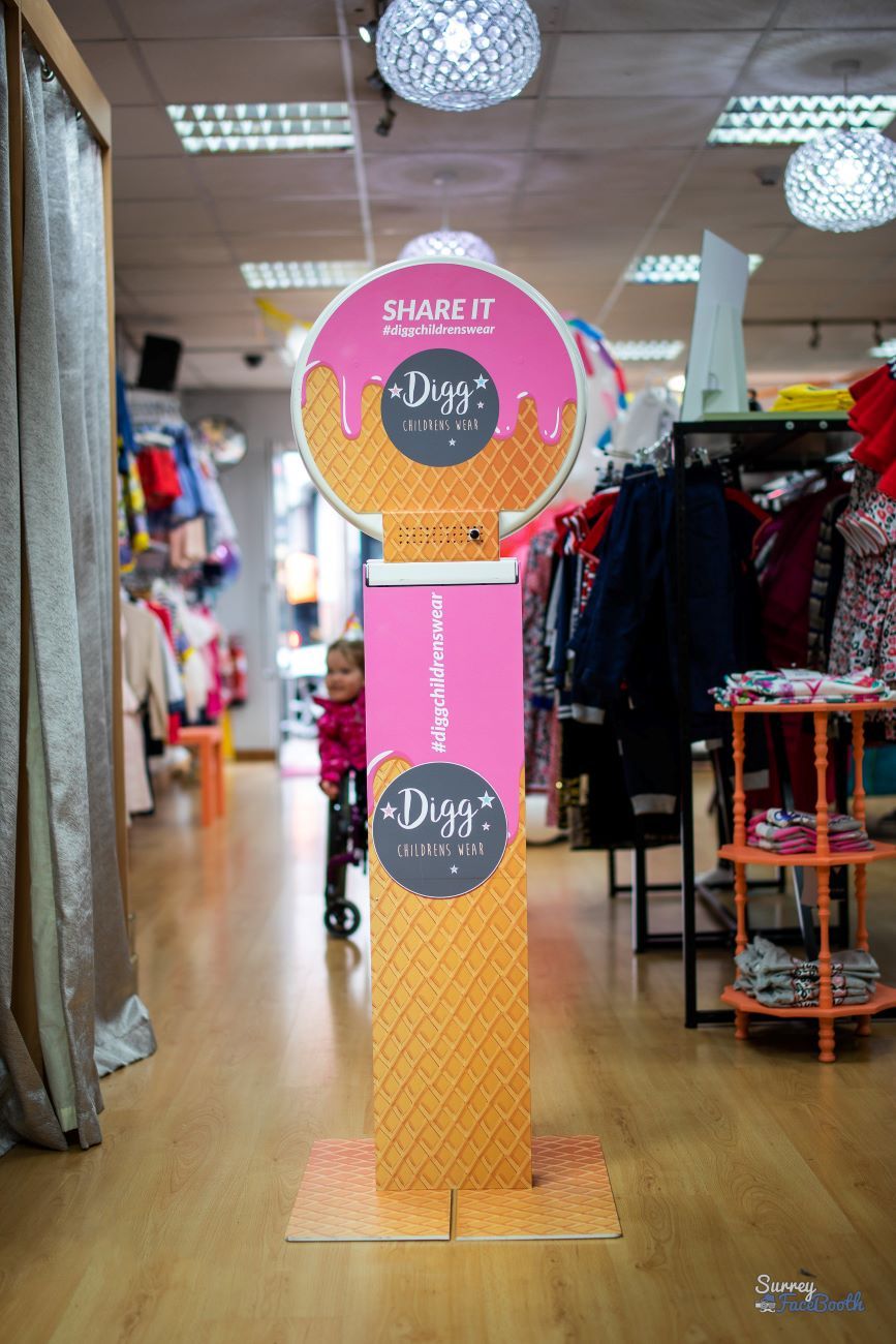 Selfie Ring Photo Booth Digg Childrenswear Custom Wrap Product Shot