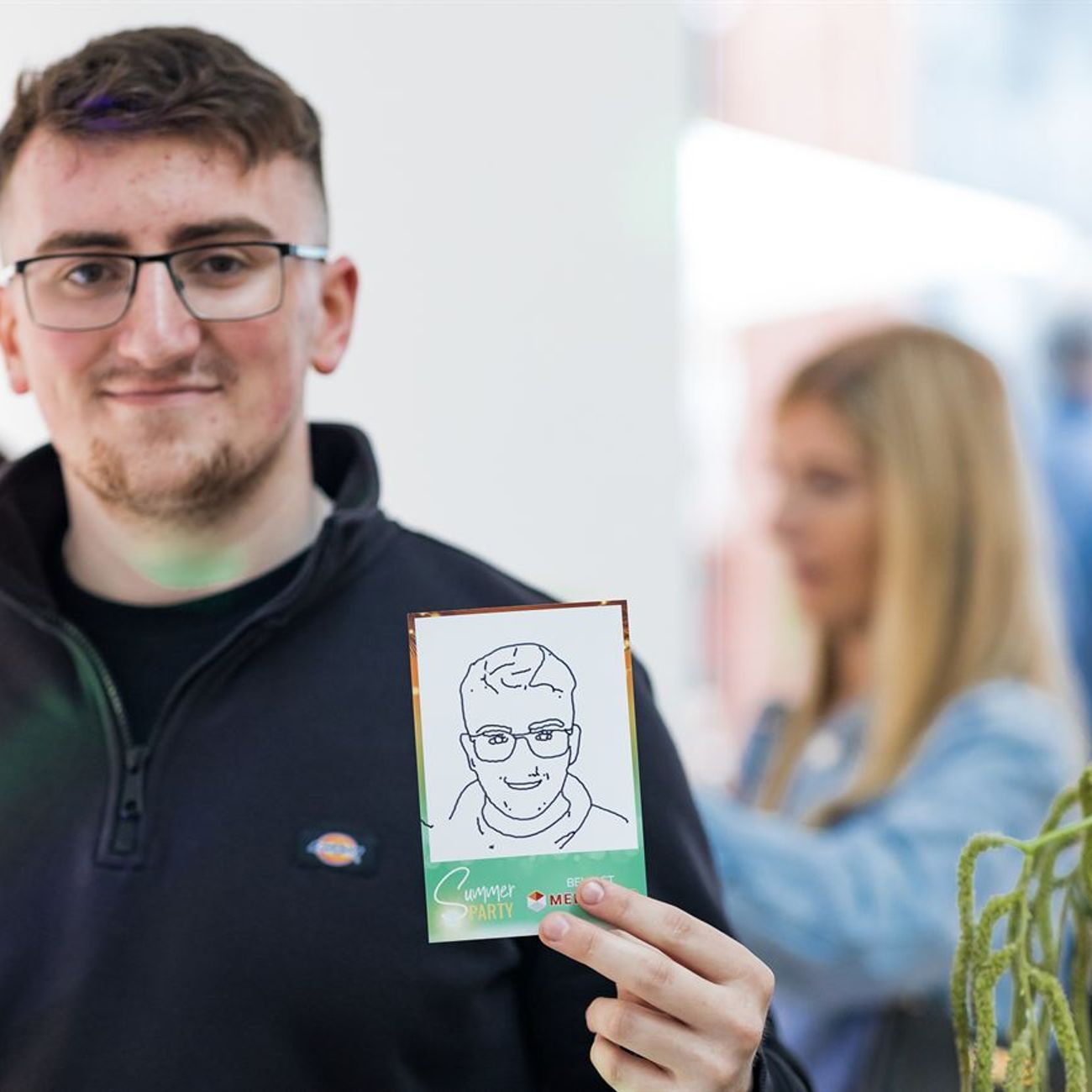 Sketch Robot Guest Showing Portrait Sketch Party Venue